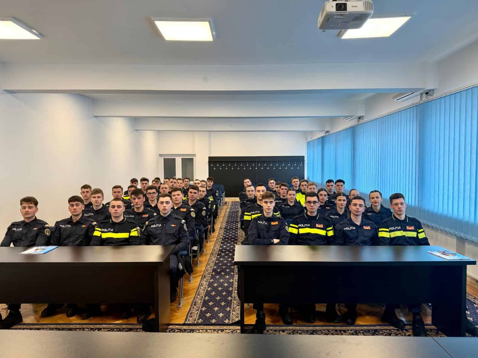 ipj botoșani: 43 de tineri, elevi ai școlilor de poliție,