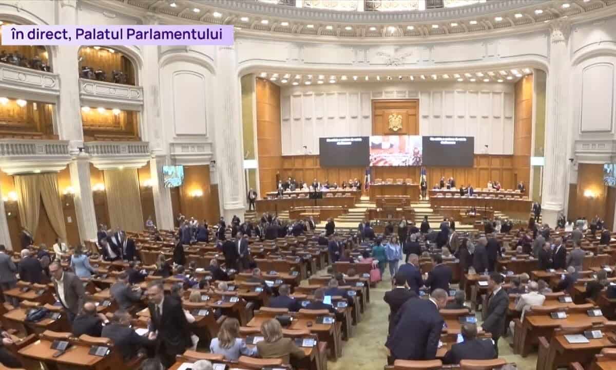 live video: dezbaterea moțiunii psd aur împotriva guvernului bolojan,