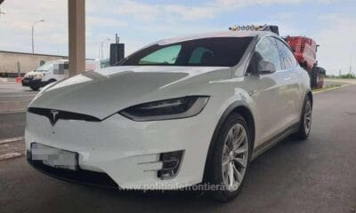 aproape 3 milioane de mașini tesla, rechemate în service. problemele