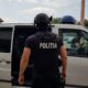 percheziții cu luptători sas la un bărbat și o femeie