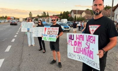 valcele protest3.jpg